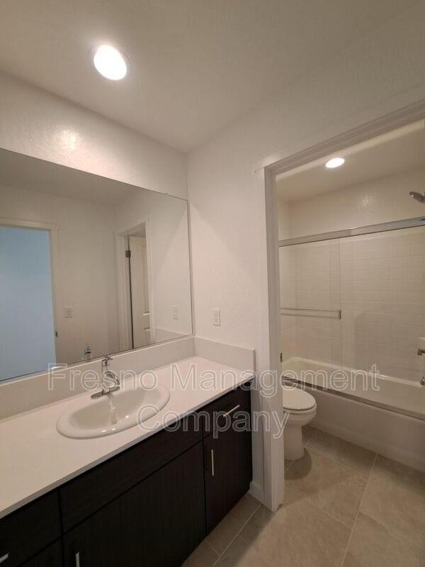 Building Photo - 2889 E Escarpa Dr