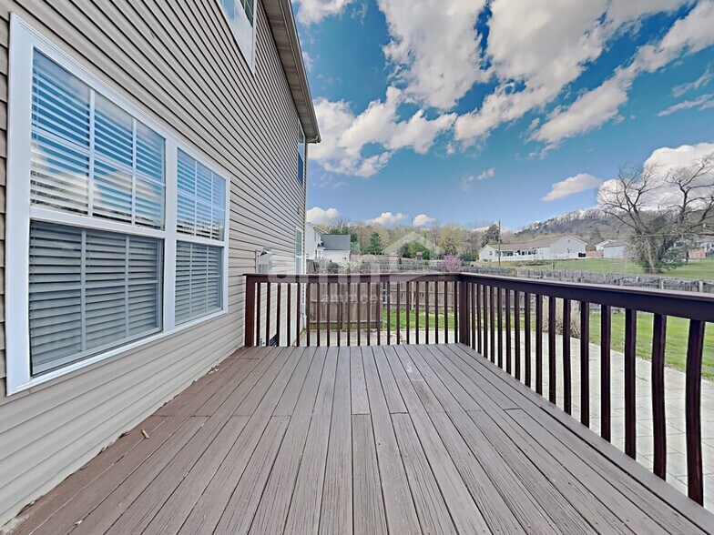 Building Photo - 3342 Hunt Crest Rd