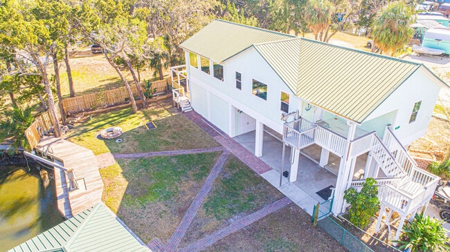 Building Photo - 2247 S Waterman Dr