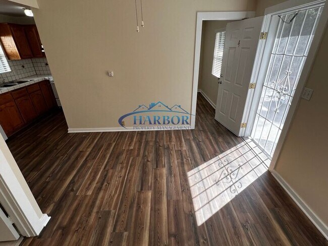 Building Photo - 1504 Madrid Ave