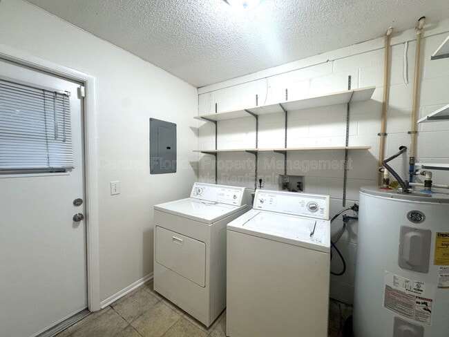 Building Photo - 4589 Lighthouse Cir