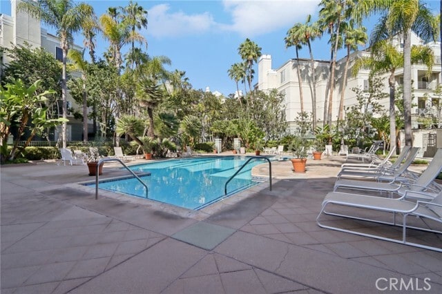 Building Photo - 2253 Martin