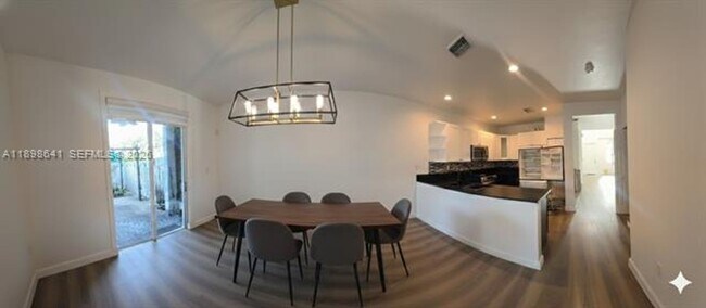 Building Photo - 7406 NW 108th Path