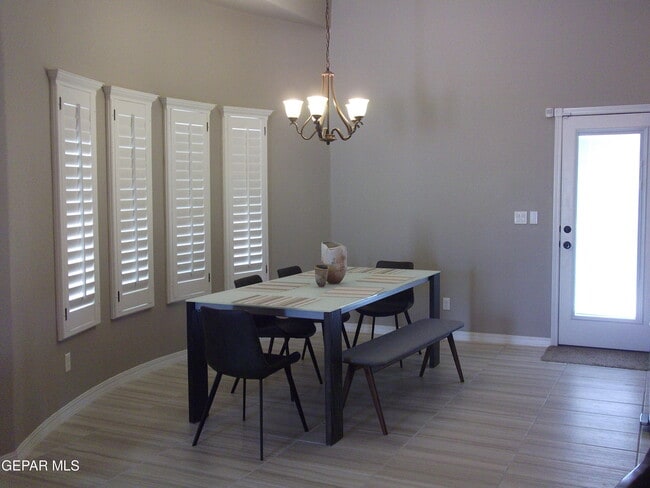 Building Photo - 7836 Enchanted View Dr