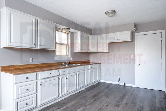 Building Photo - 8107 Goodman Ave