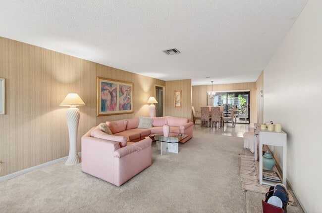 Building Photo - 10244 Dovewood Ln