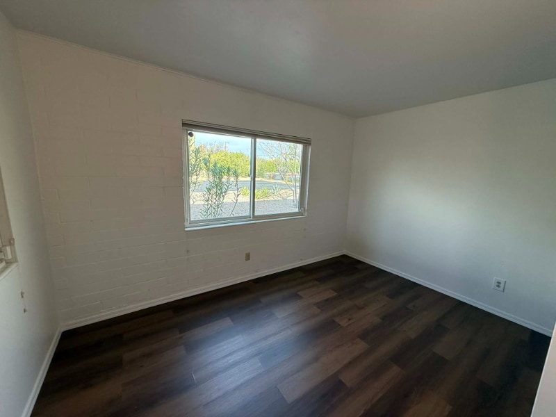 Building Photo - 348 W Via Del Heroe