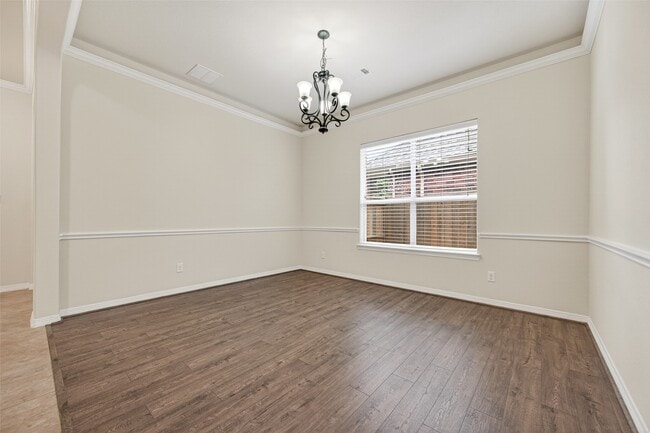 Building Photo - 613 West Fork