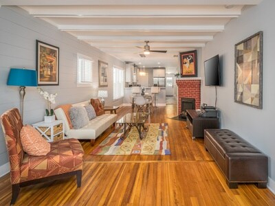 Building Photo - 26 Hanover St