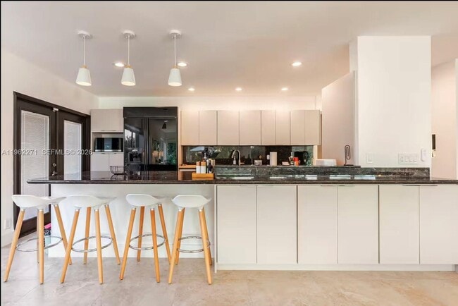 Building Photo - 636 Hibiscus Dr