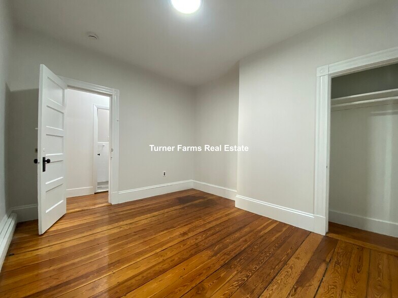 Building Photo - 2 Greenwood Ter