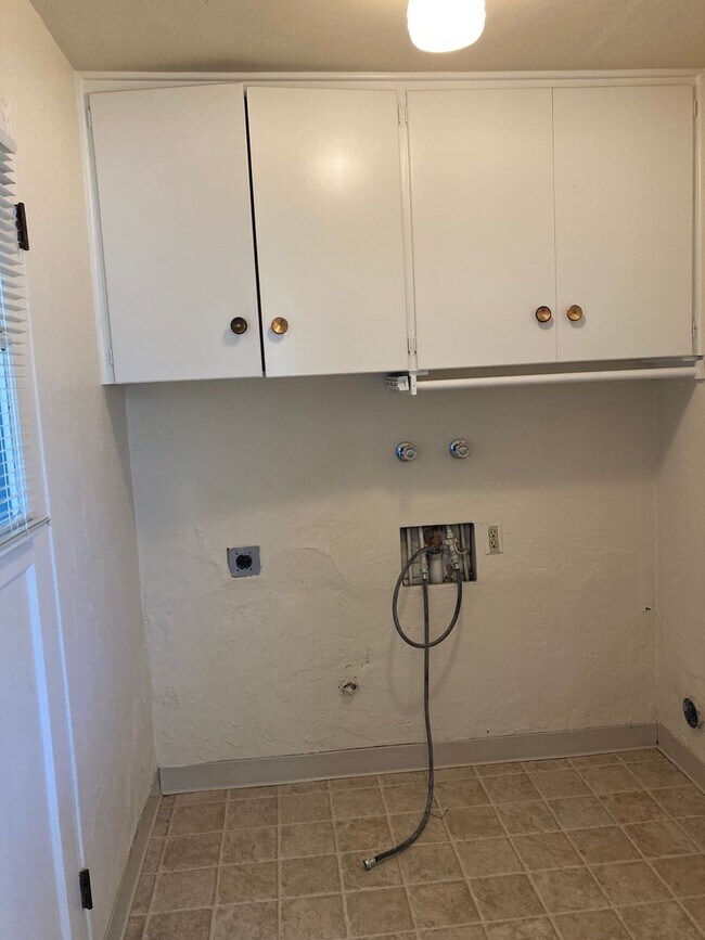 Building Photo - purvis03