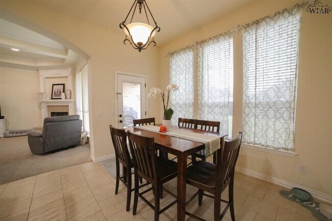 Building Photo - 4919 Silver Crest Dr