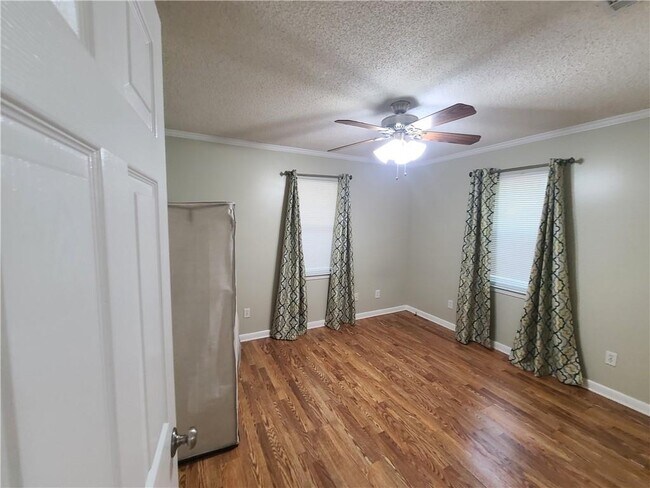 Building Photo - 8535 Clement Poiroux Ln