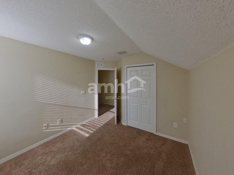 Building Photo - 28721 Seashell Ct