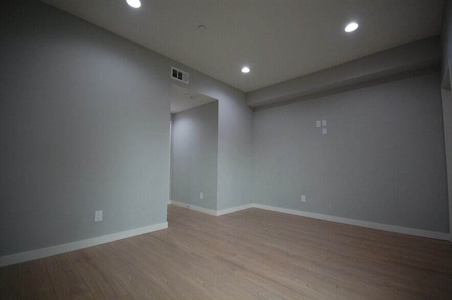 BEDROOM - 648 1/2 N Serrano Ave