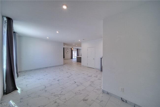 Building Photo - 3821 E Weld Ave