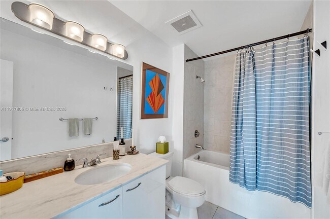 Building Photo - 133 NE 2nd Ave