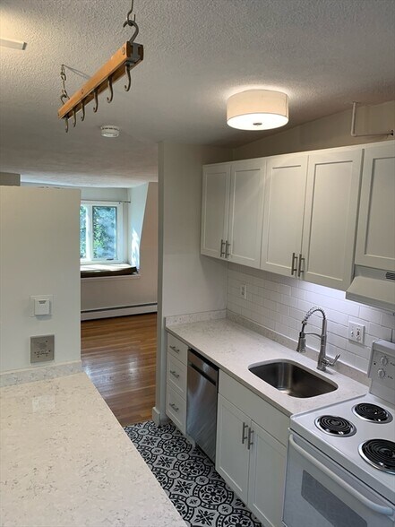 Primary Photo - 57 Appleton St
