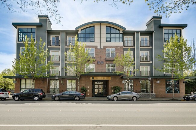 Primary Photo - Spacious 2 bedroom Condo in Downtown Redmond