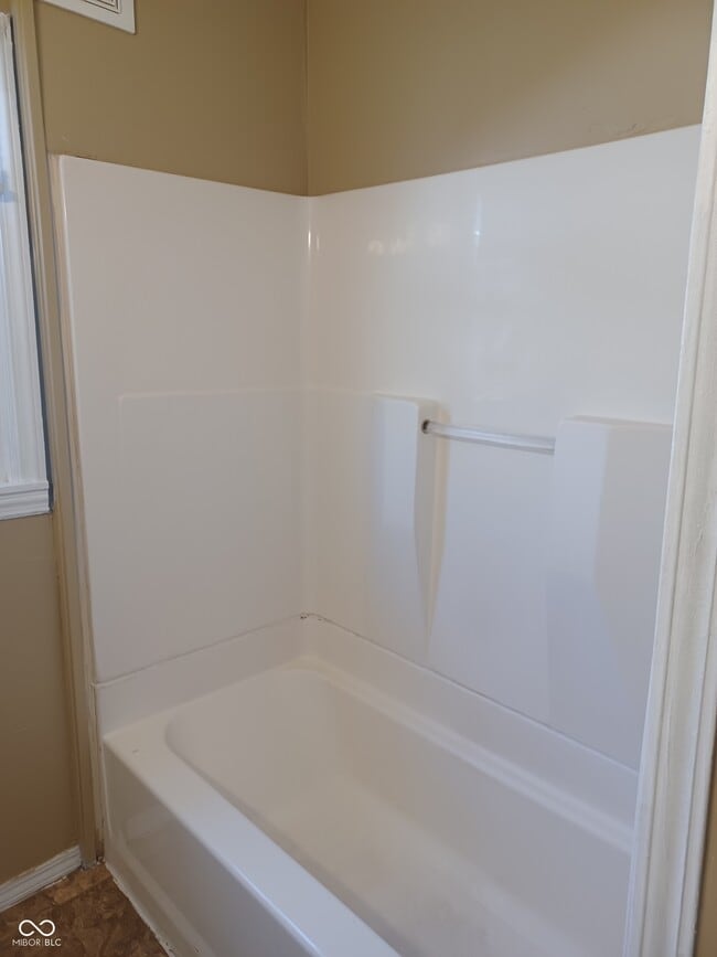 Building Photo - 670 Cleveland St