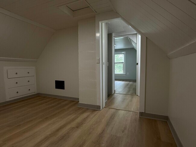 Building Photo - 314 Mcrae