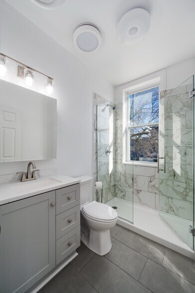 Building Photo - 4001 N Elston Ave