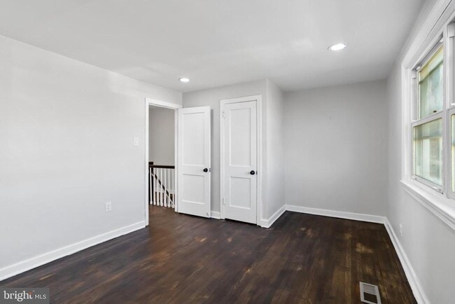 Building Photo - 7836 Fayette St