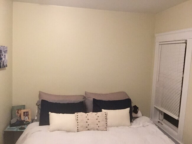 Bedroom - 42 Newbury St