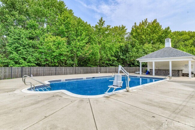 Building Photo - 1529 Paxton Ln