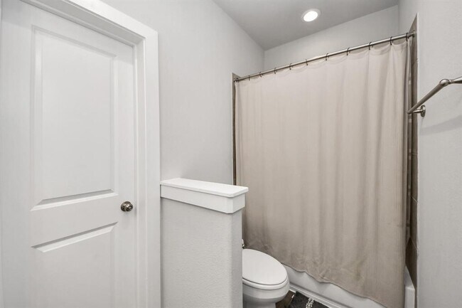 Building Photo - 1743 Cove Cres Ct