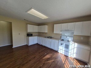 Building Photo - 6623 Highland Grass