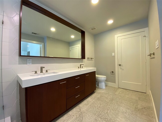 Building Photo - 4116 McDuffie St