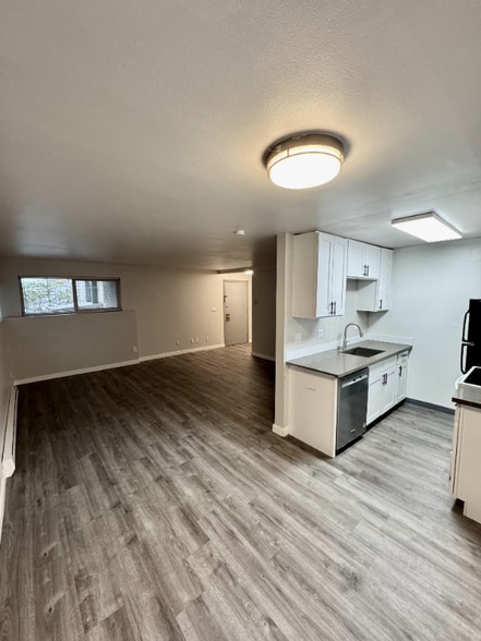 Building Photo - 2415 8th Ave N