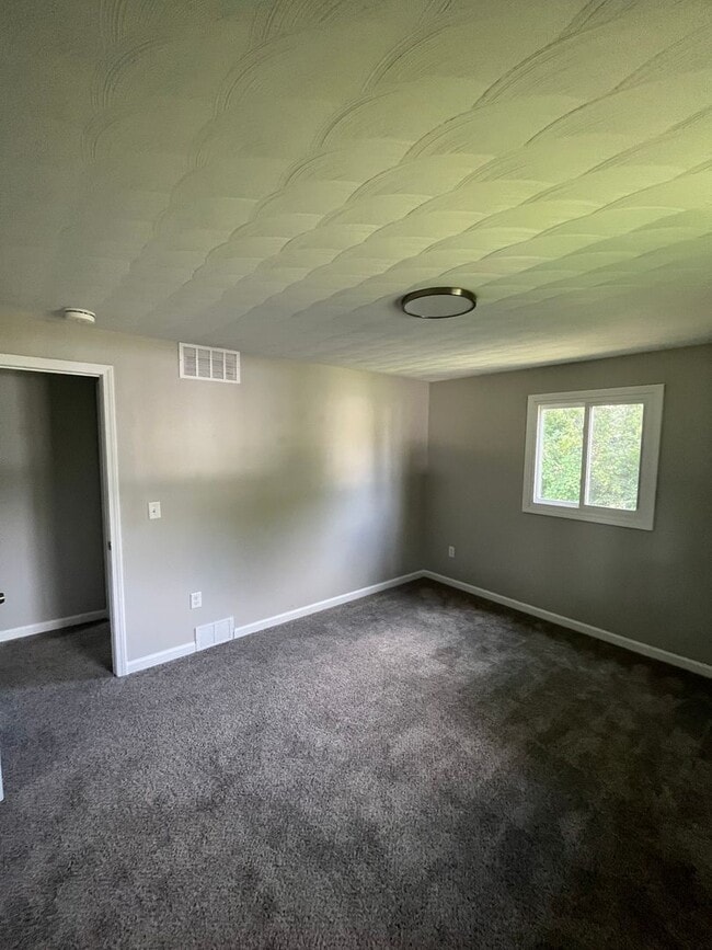 Building Photo - 41 Capri Dr