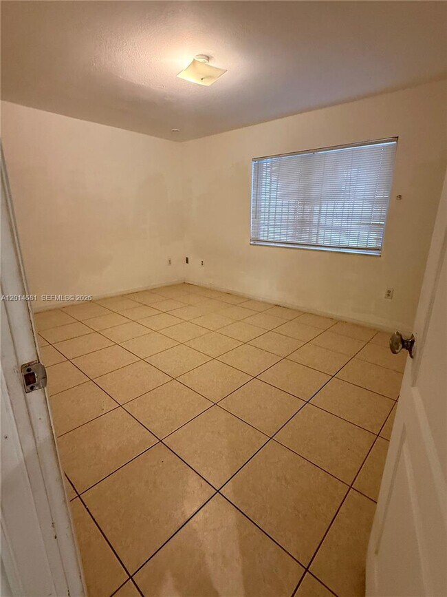 Building Photo - 1270 NW 39th St