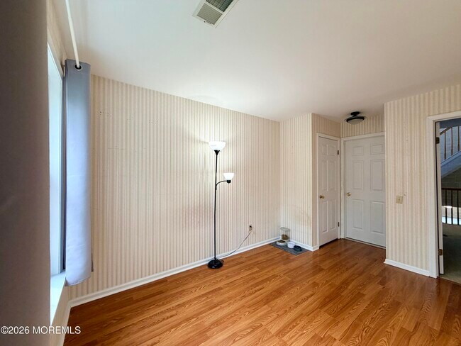 Building Photo - 743 Banyan Ct