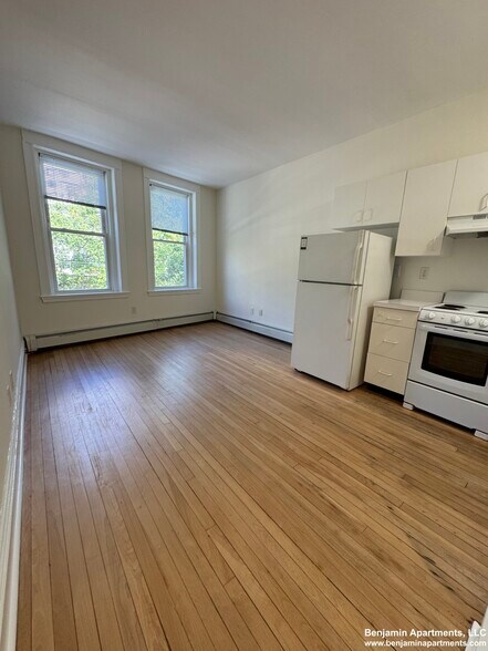 Building Photo - 1531 Beacon St