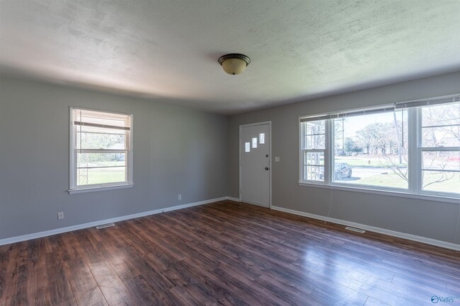 Building Photo - 712 Marion Dr