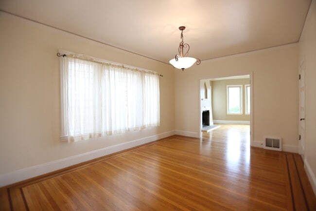 Building Photo - 2566-2568 22nd Avenue