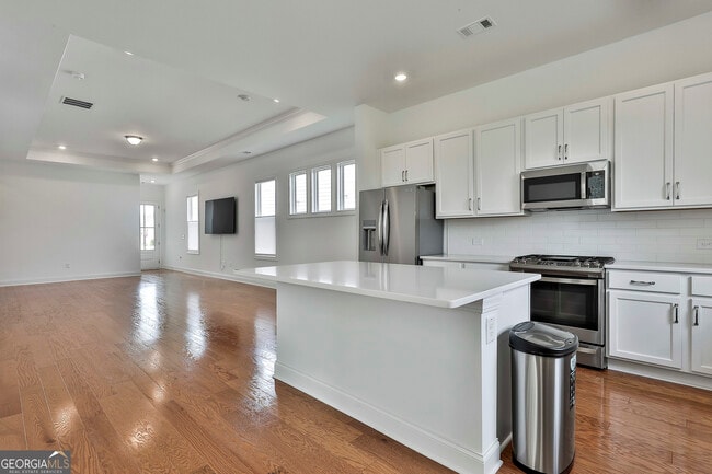 Building Photo - 15 Club Cresswind Dr