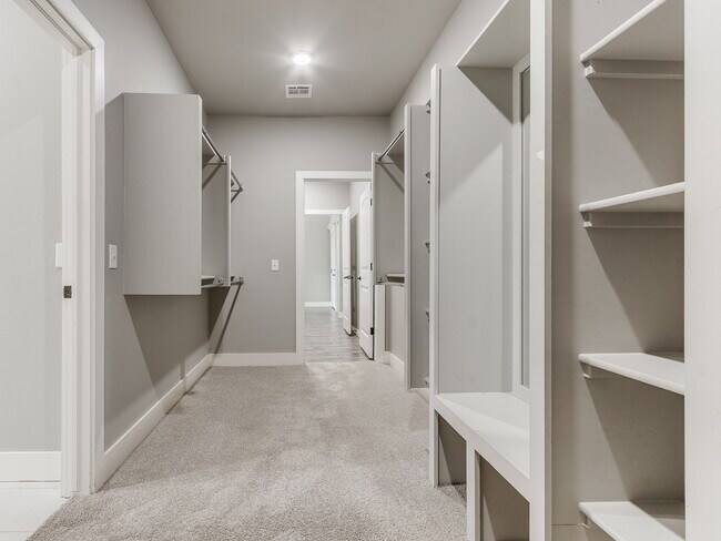 Building Photo - 3212 Hayven Cir