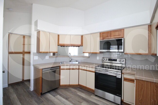 Building Photo - 3902 E White Aster St