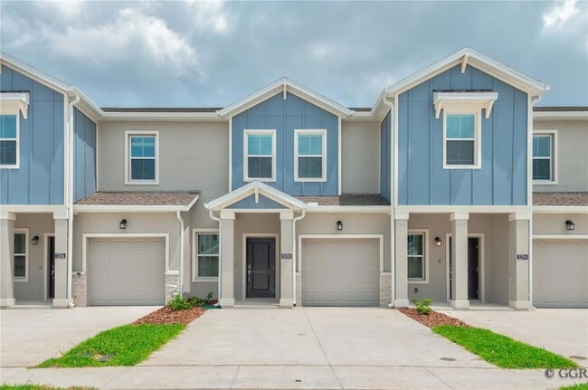 Building Photo - 3290 Laurent Lp