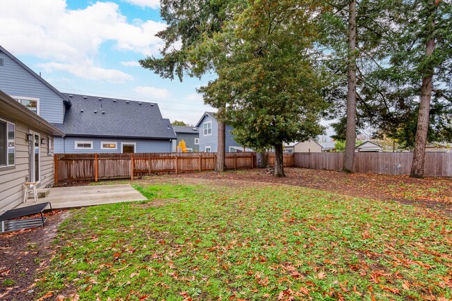 Building Photo - 3-Bedroom Home in Woodstock Neighborhood