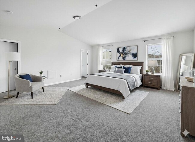 Building Photo - 102 Crossbill Way