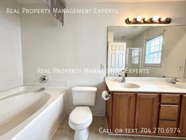 Building Photo - 8549 Filbert Ln