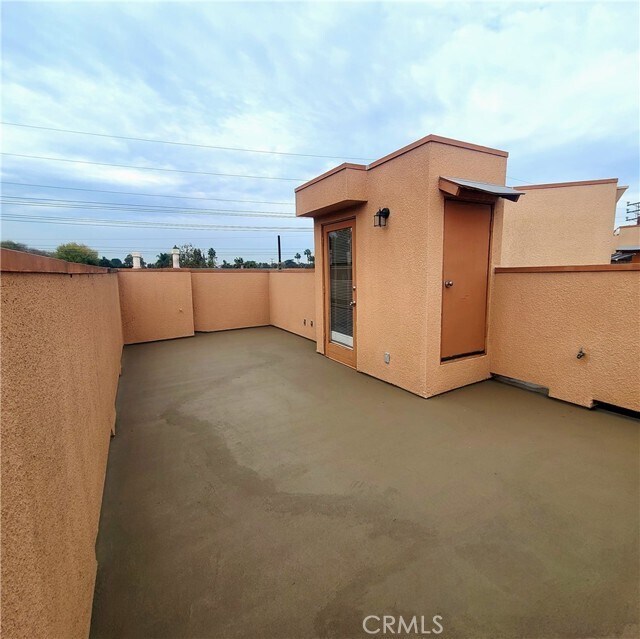 Building Photo - 5060 Kester Ave