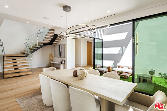 Building Photo - 14822 Hesby St