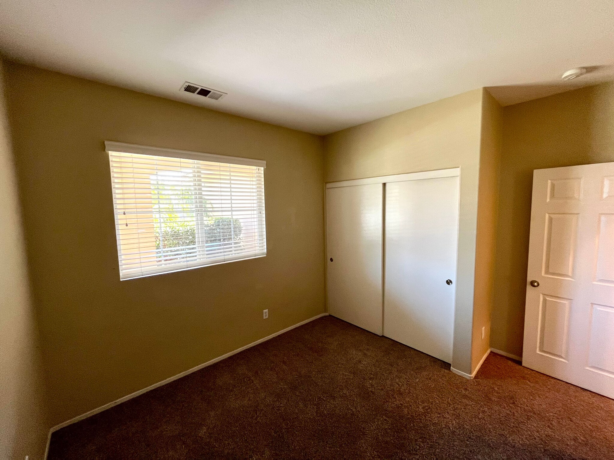 Building Photo - 1559 Park Meadows Dr